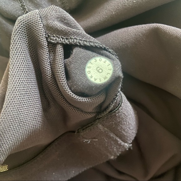 NWOT LuluLemon Plum Tank - Picture 5 of 6